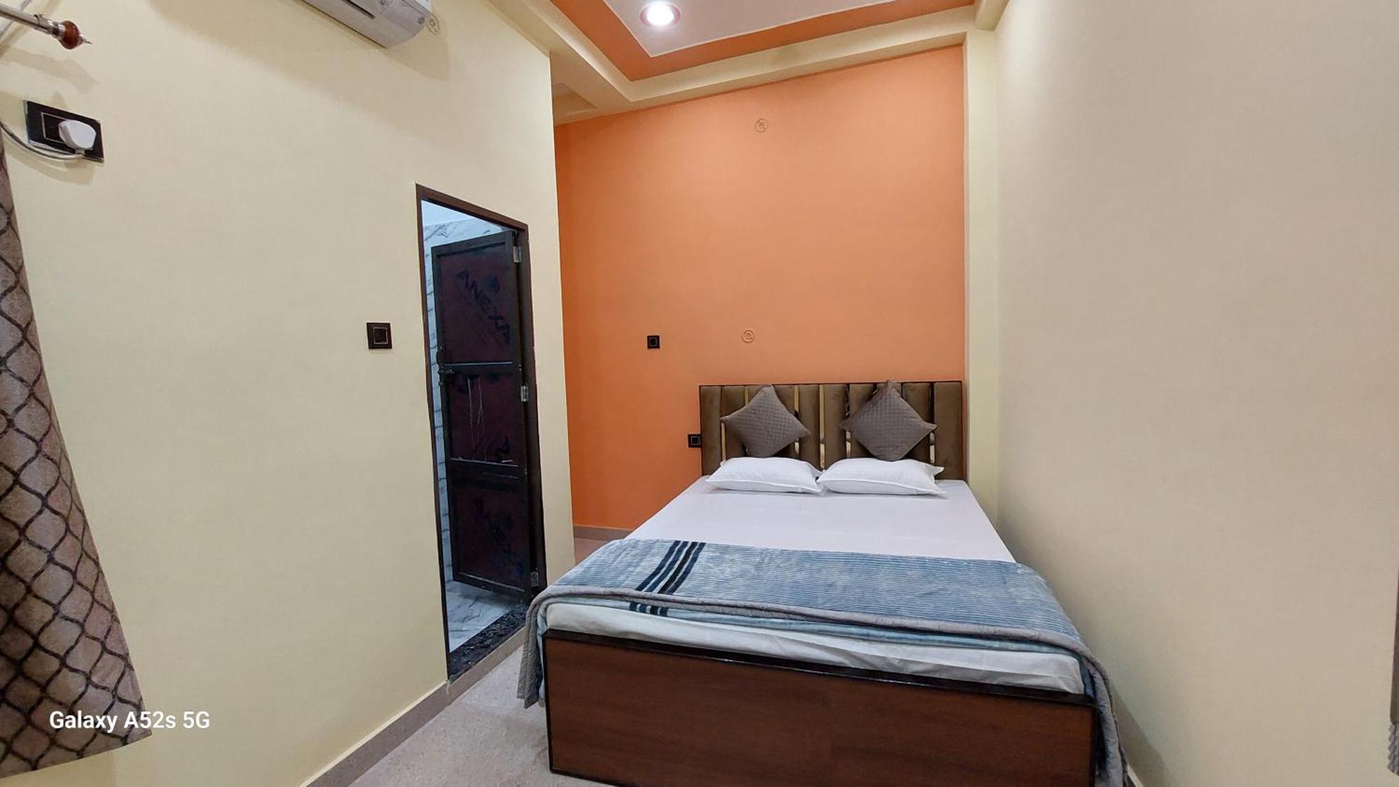 Narayani Paying Guest House Varanasi Exterior foto