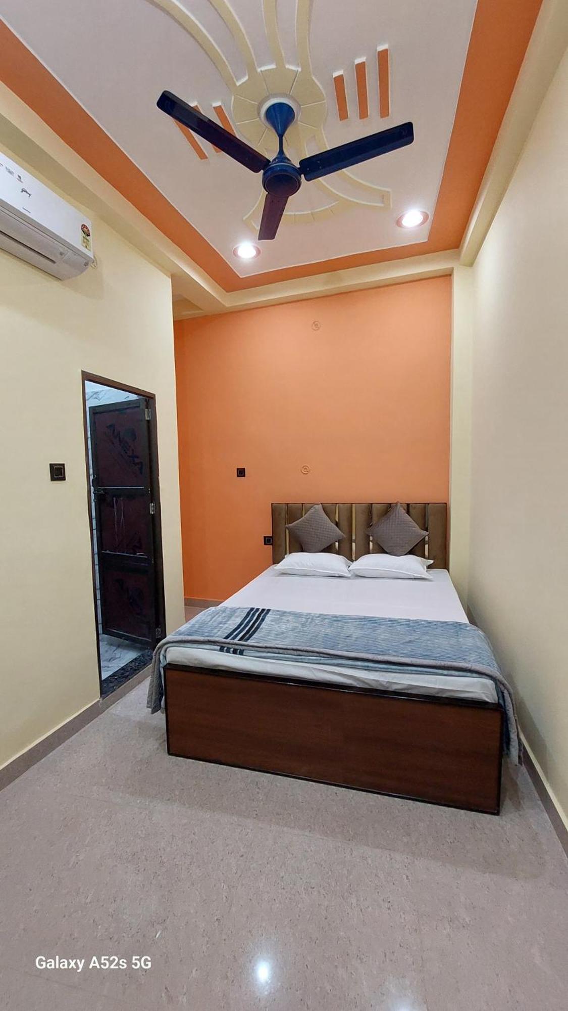 Narayani Paying Guest House Varanasi Exterior foto