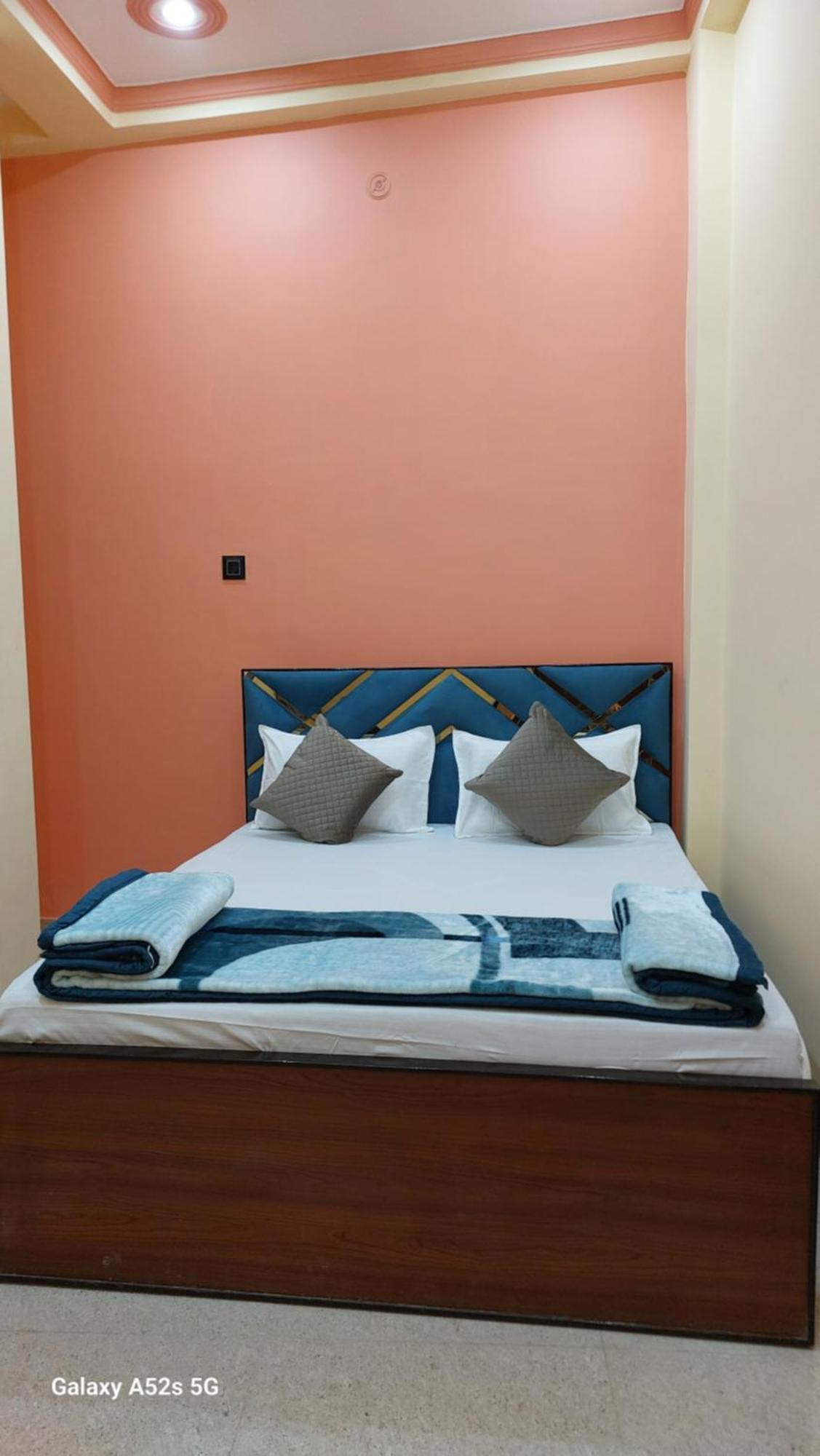 Narayani Paying Guest House Varanasi Exterior foto